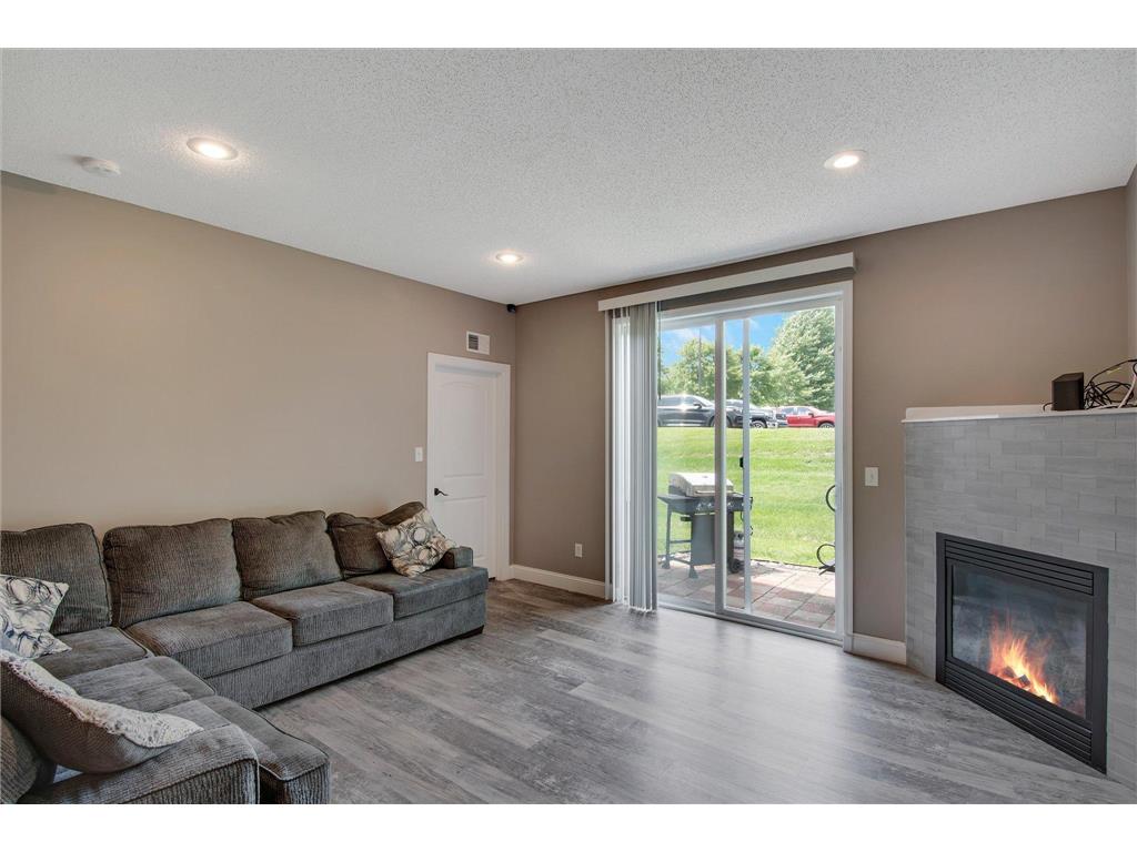 1347 Echo Lake Court, Mahtomedi, MN, 55115 MLS 6572713 Edina Realty