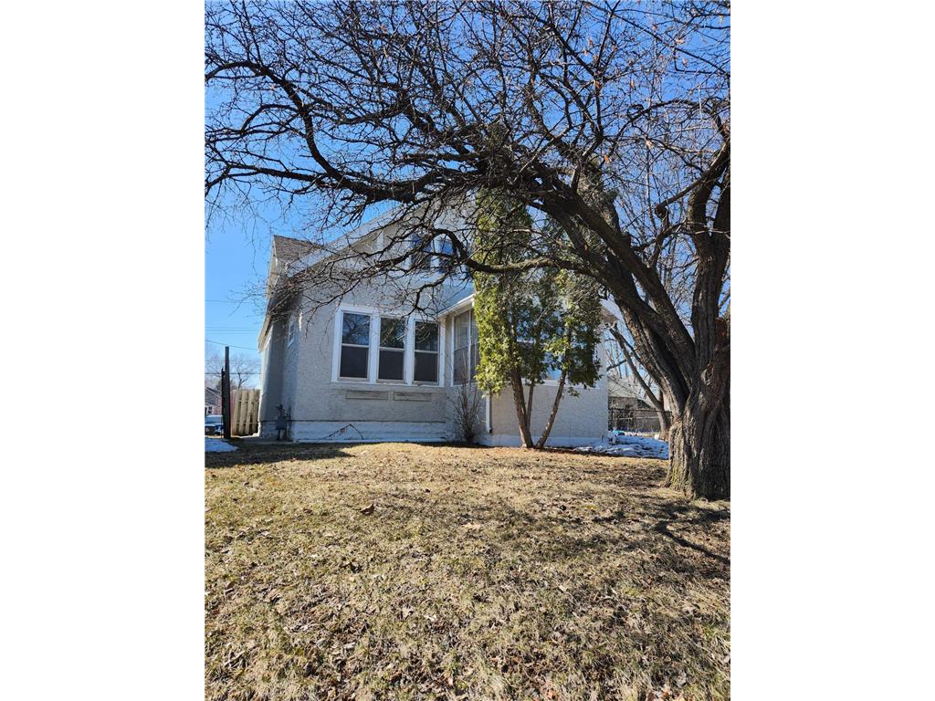 1347 Payne Avenue Saint Paul MN 55130 6371241 image1