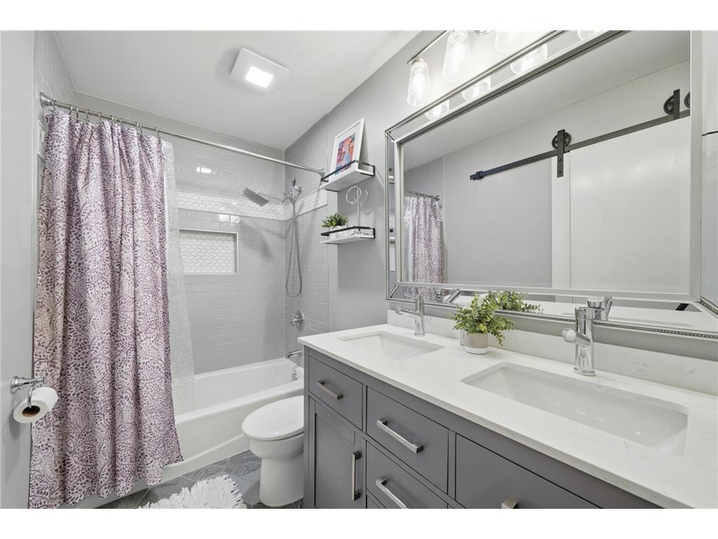 13476 Granada Avenue Apple Valley MN 55124 7071103 image34