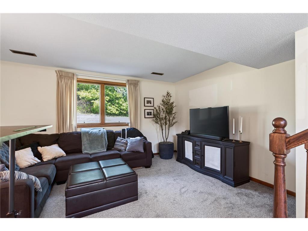 1349 Easter Lane Eagan MN 55123 7027096 image26