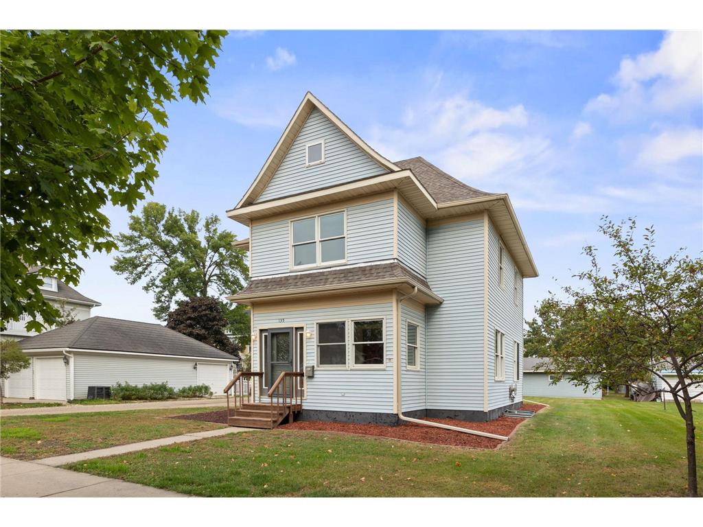 135 4th Avenue SE Hutchinson MN 55350 6773202 image1