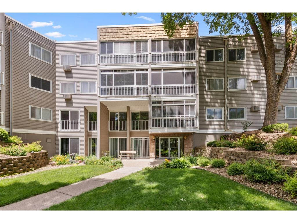 135 Viking Drive E #206 Little Canada MN 55117 6746347 image1