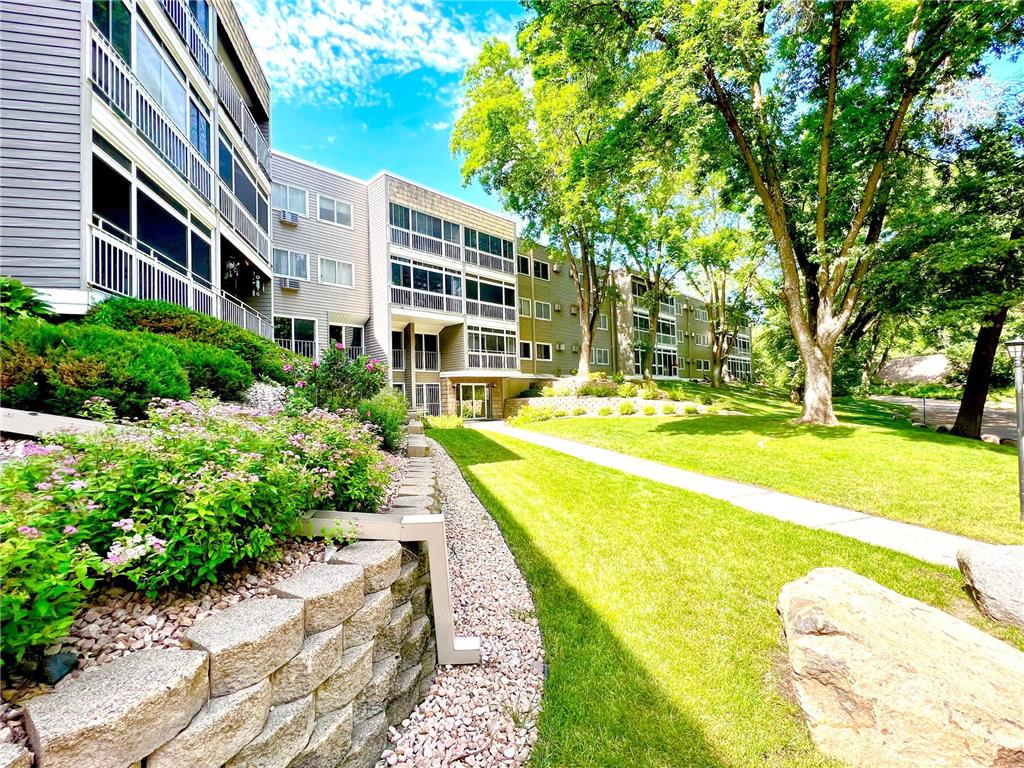 135 Viking Drive E 207, Little Canada, MN, 55117 MLS 6227872