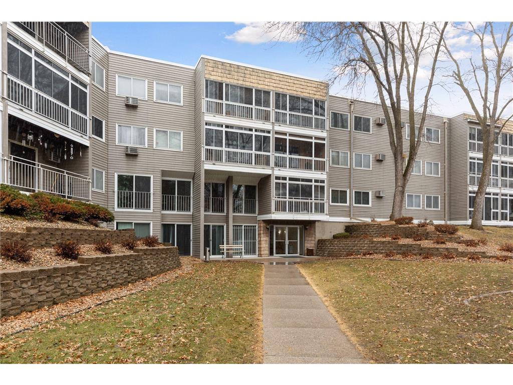 135 Viking Drive E 308, Little Canada, MN, 55117 MLS 6169523