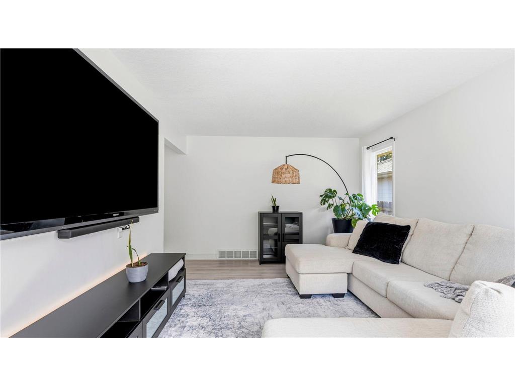 1350 Boone Avenue N Golden Valley MN 55427 7079238 image18