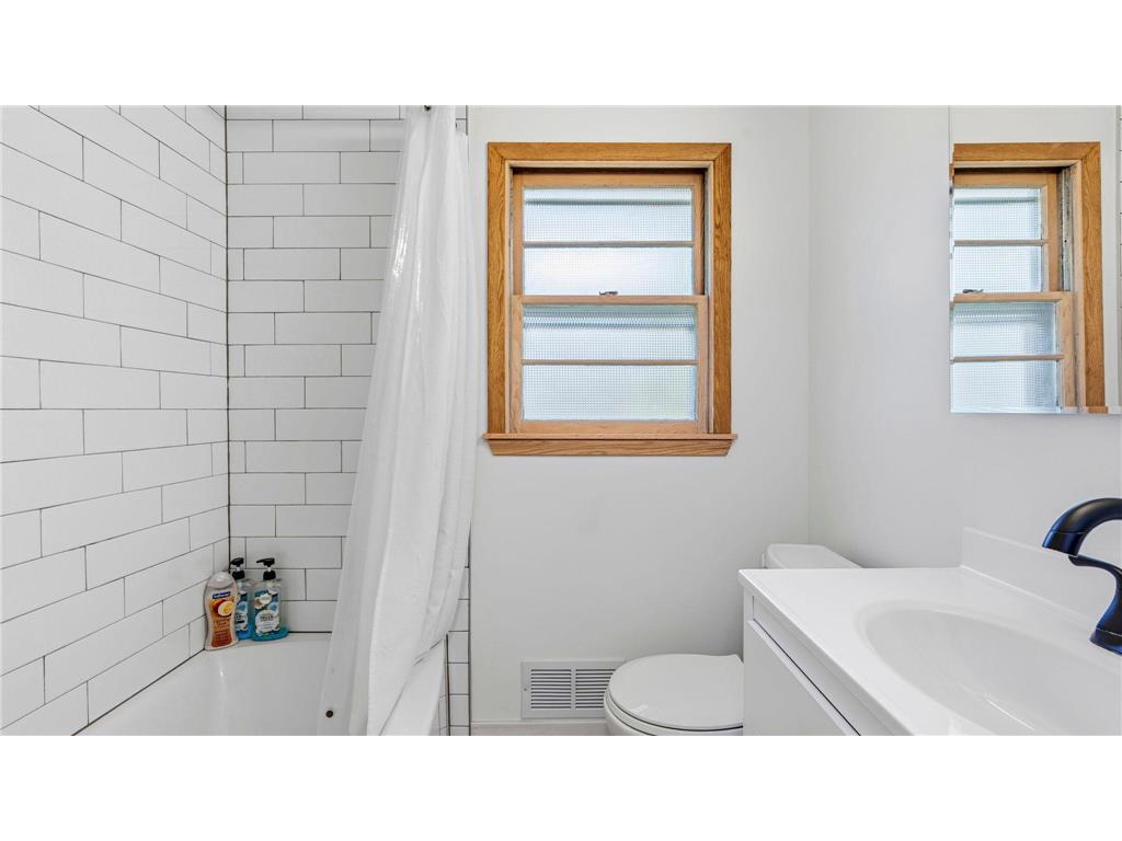 1350 Boone Avenue N Golden Valley MN 55427 7079238 image19