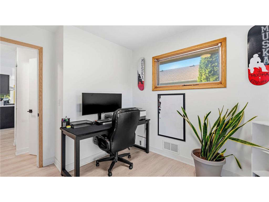 1350 Boone Avenue N Golden Valley MN 55427 7079238 image22