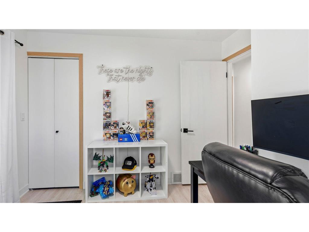 1350 Boone Avenue N Golden Valley MN 55427 7079238 image23