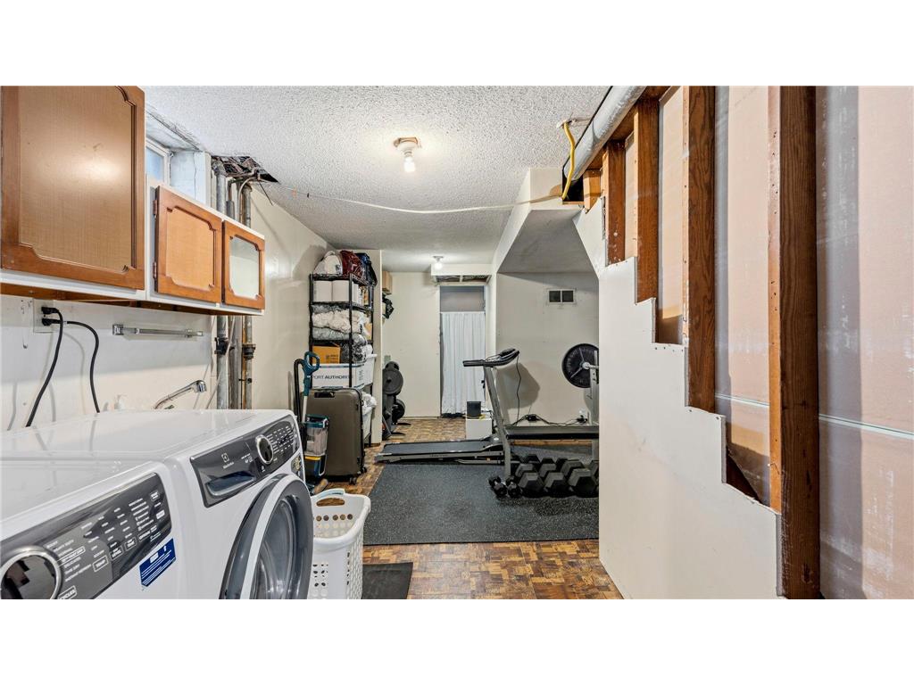 1350 Boone Avenue N Golden Valley MN 55427 7079238 image30