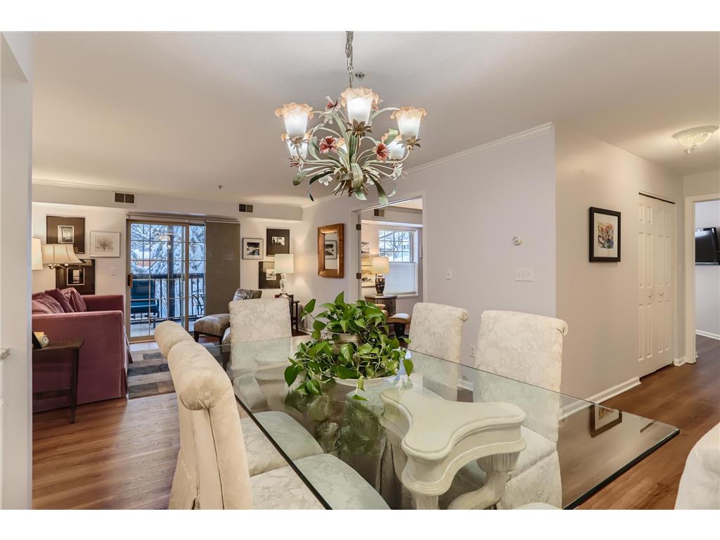 1350 Douglas Drive N 105, Golden Valley, MN 55422 MLS 6317509