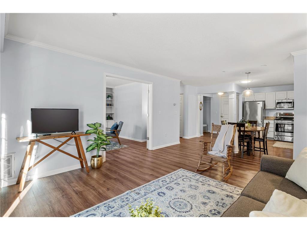 1350 Douglas Drive N #105 Golden Valley MN 55422 6751757 image11