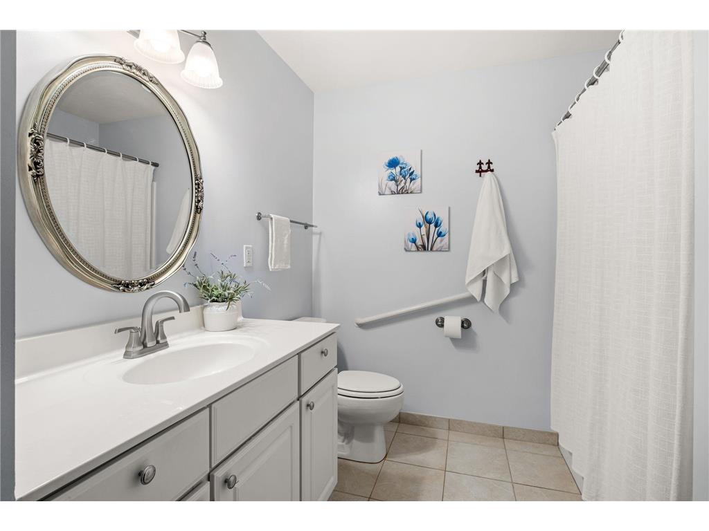 1350 Douglas Drive N #105 Golden Valley MN 55422 6751757 image16