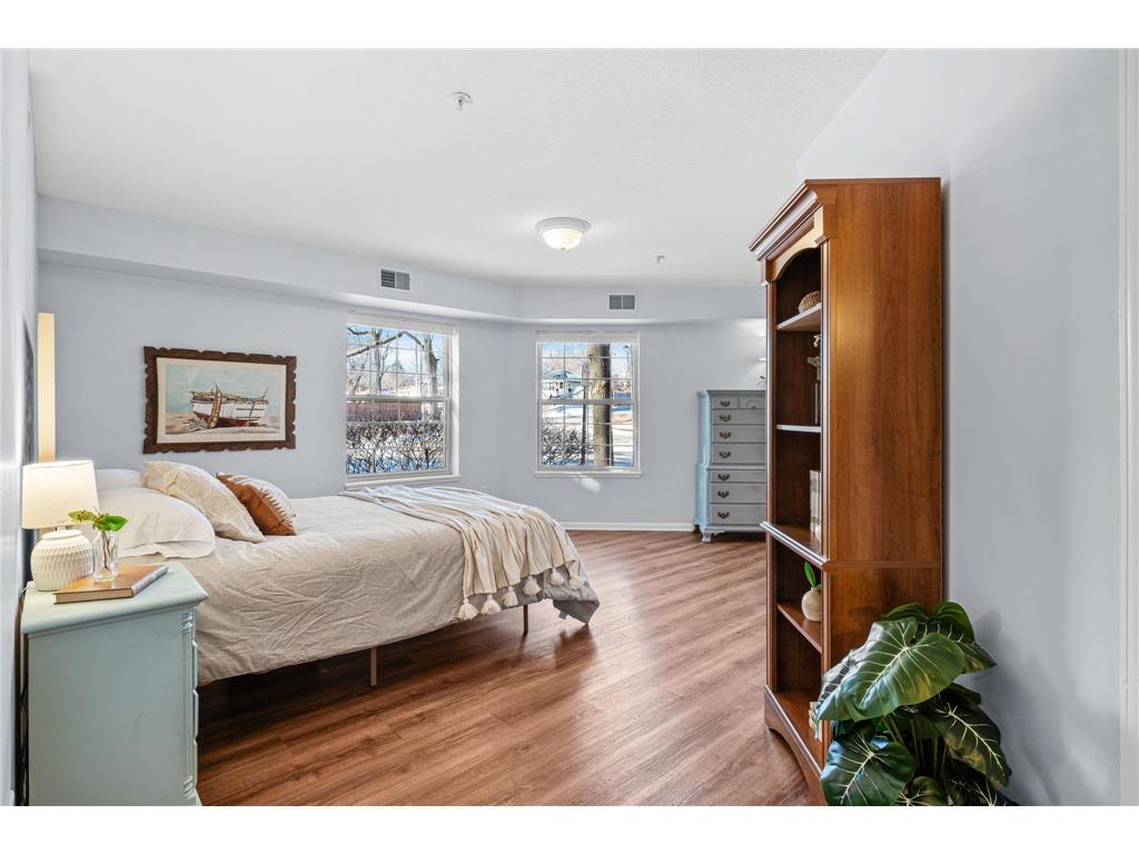 1350 Douglas Drive N #105 Golden Valley MN 55422 6751757 image17