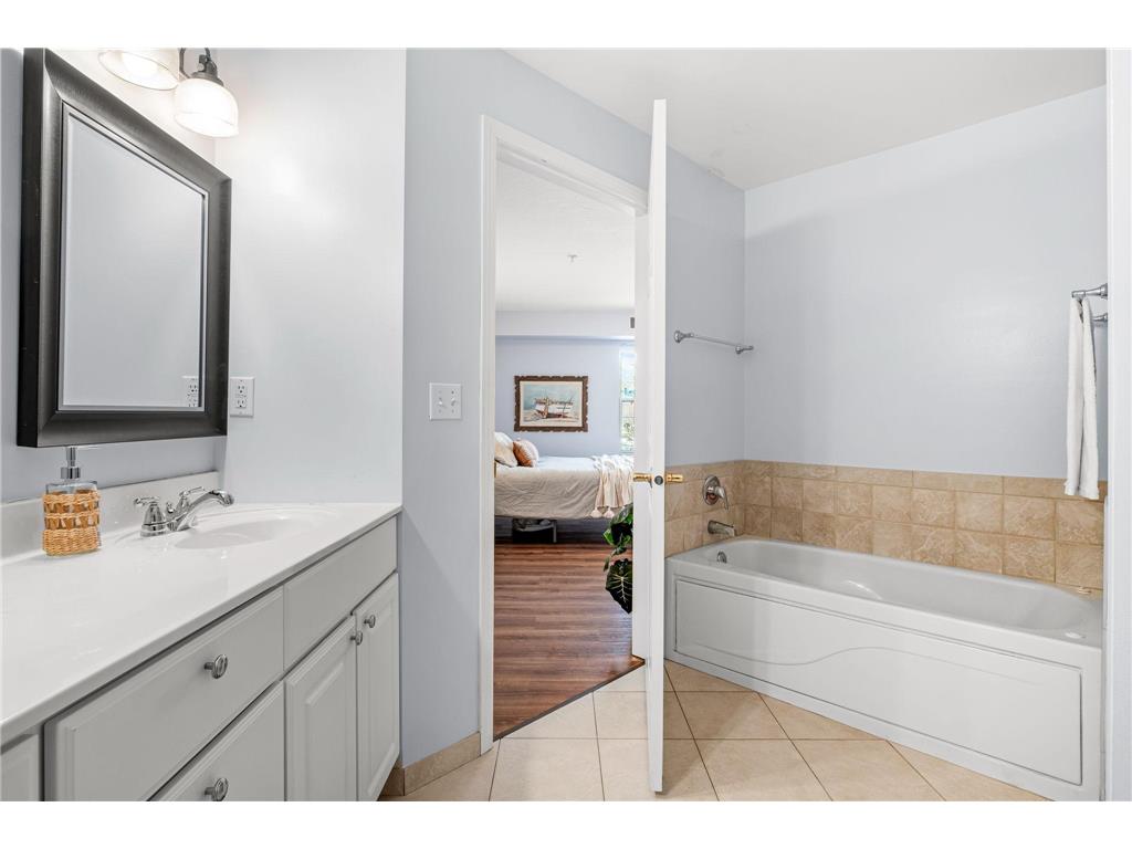 1350 Douglas Drive N #105 Golden Valley MN 55422 6751757 image20