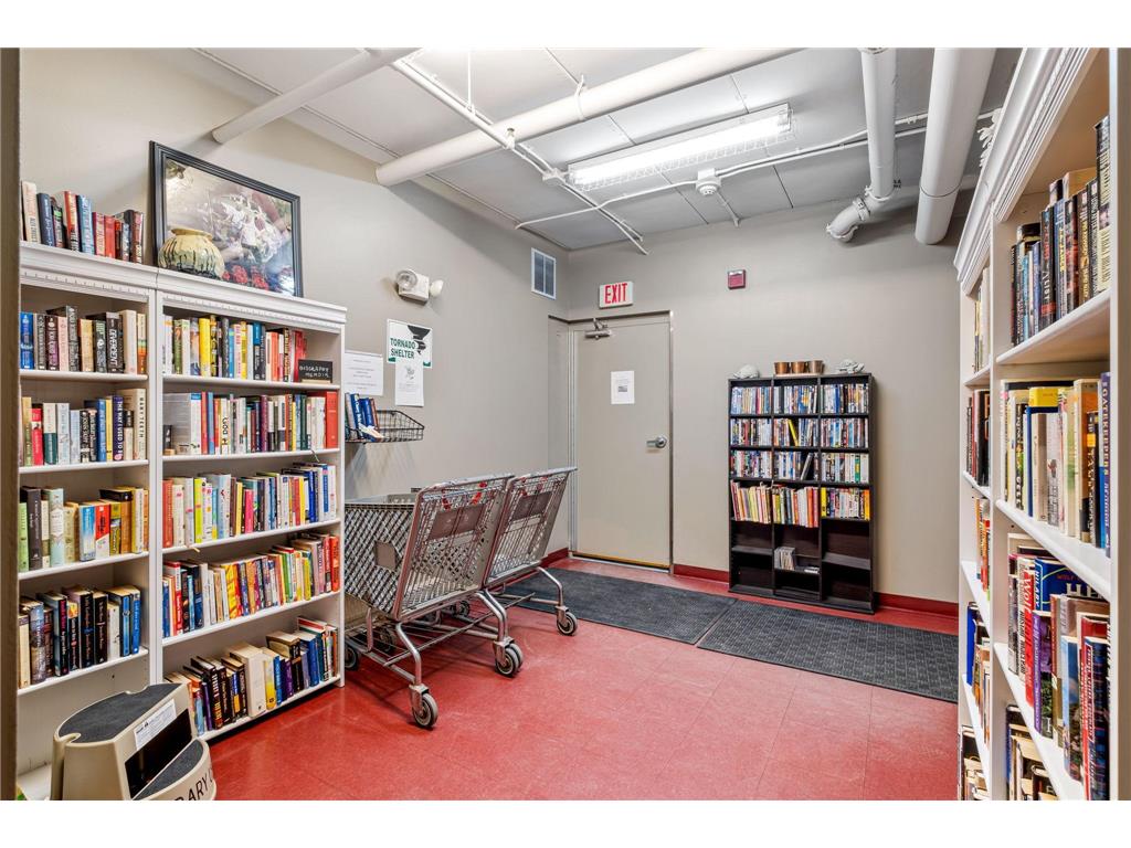 1350 Douglas Drive N #105 Golden Valley MN 55422 6751757 image26