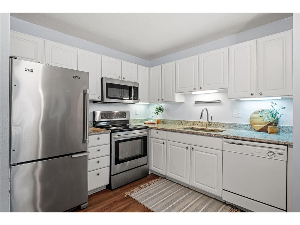 1350 Douglas Drive N #105 Golden Valley MN 55422 6751757 image7