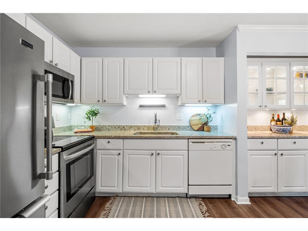 1350 Douglas Drive N #105 Golden Valley MN 55422 6751757 image8