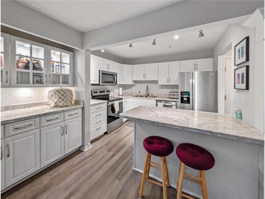 1350 Douglas Drive N #110 Golden Valley MN 55422 7055653 image1