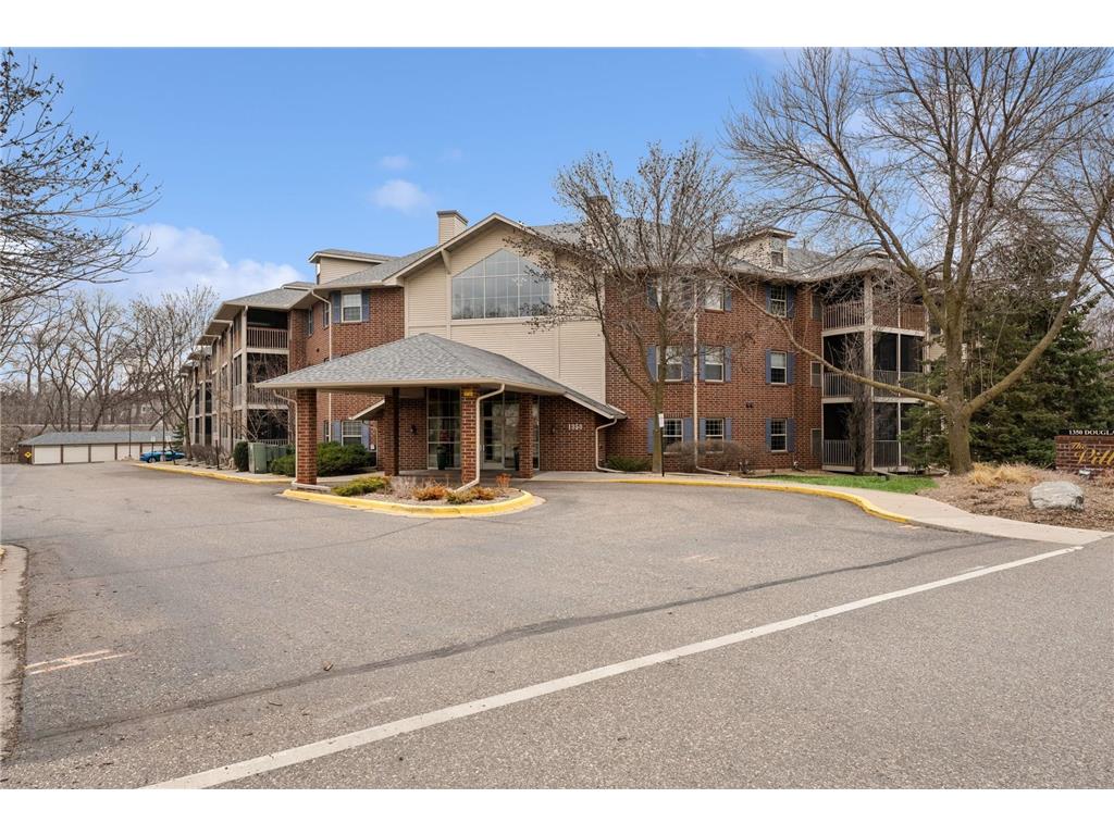 1350 Douglas Drive N #111 Golden Valley MN 55422 - Bassett Creek 6692265 image1