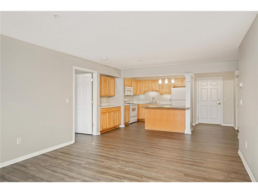 1350 Douglas Drive N 213, Golden Valley, MN, 55422 MLS 6460602