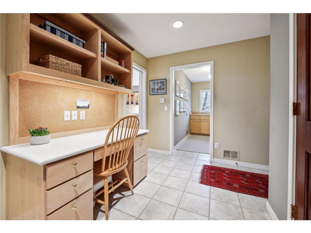 1350 Hesse Farm Road, Chanhassen, MN, 55318 MLS 6516919 Edina Realty