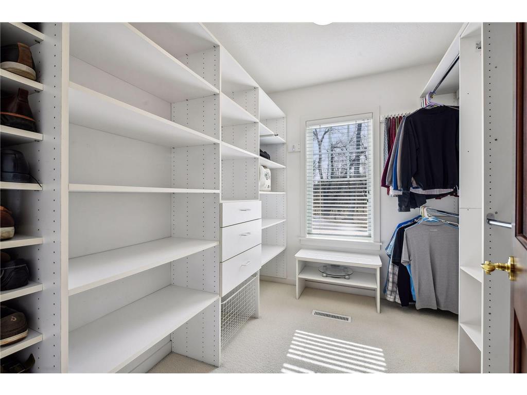 1350 Hesse Farm Road, Chanhassen, MN, 55318 MLS 6516919 Edina Realty