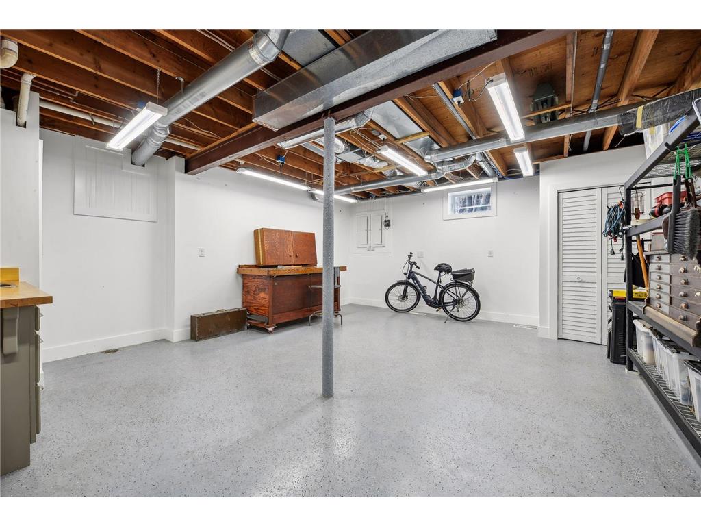 1350 Hesse Farm Road, Chanhassen, MN, 55318 MLS 6516919 Edina Realty