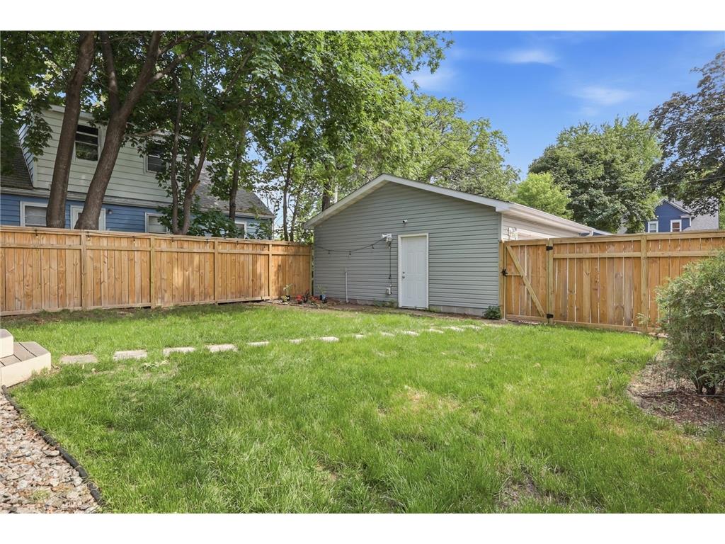 1350 Laurel Avenue Saint Paul MN 55104 7063062 image31
