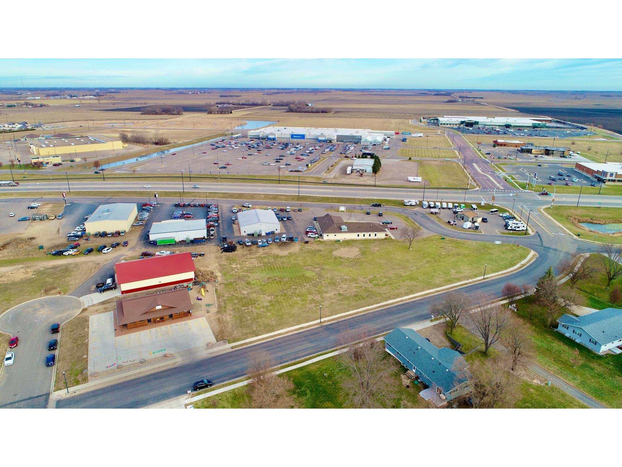 1351 Canoga Park Drive Marshall MN 56258 5692035 image1