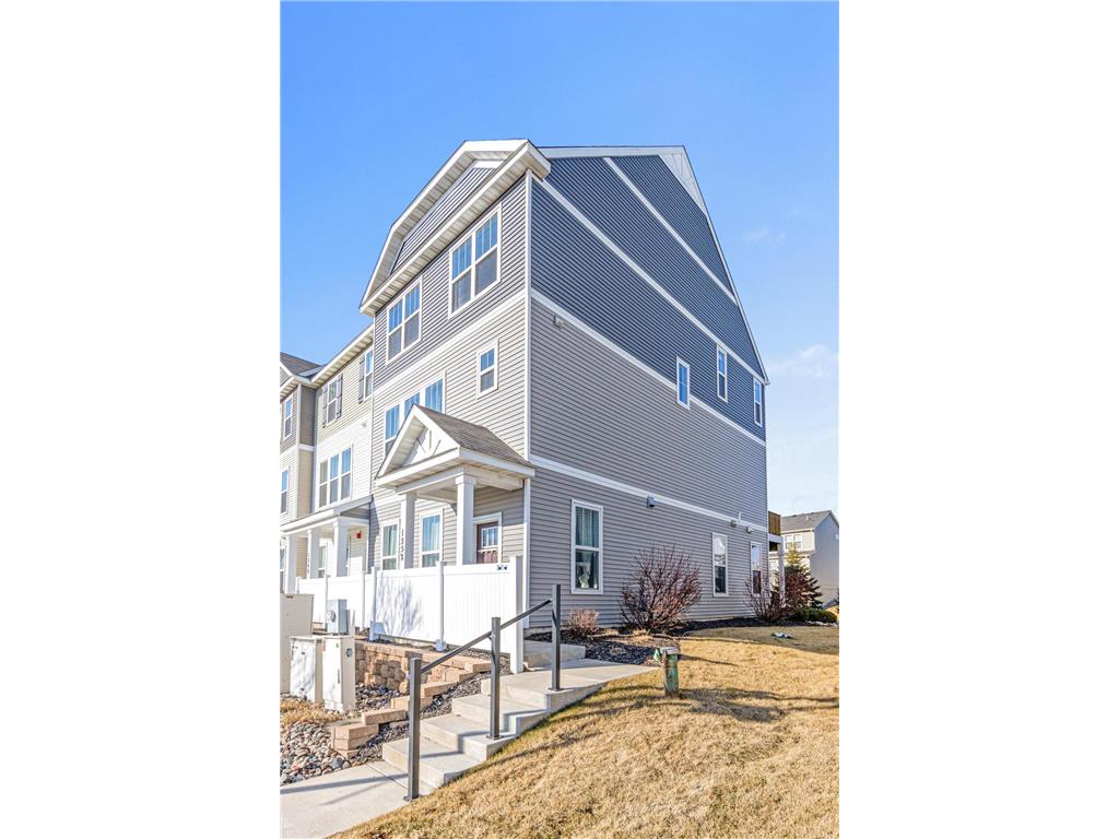 1352 Old Highway 8 NW New Brighton MN 55112 6466507 image1