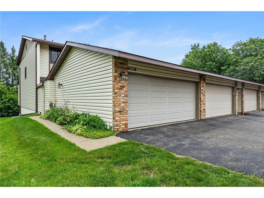 13521 Heather Hills Drive Burnsville MN 55337 6748939 image1