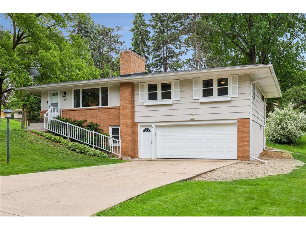 1353 Hillcrest Drive NE Fridley MN 55432 7085527 image1