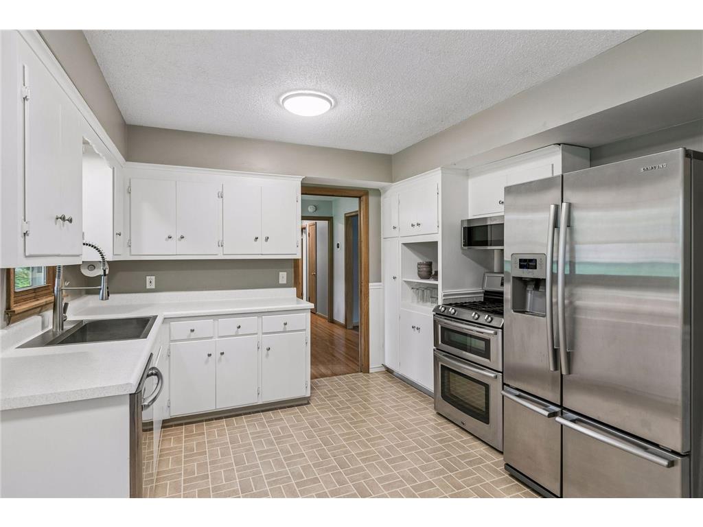 1353 Hillcrest Drive NE Fridley MN 55432 7085527 image10