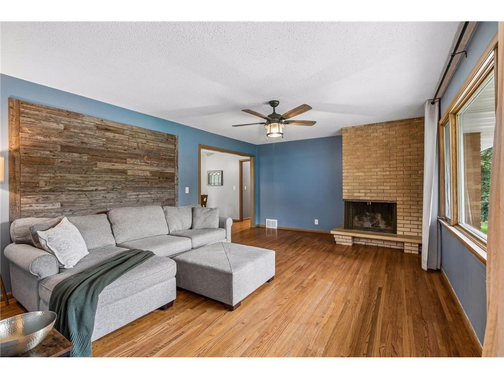 1353 Hillcrest Drive NE Fridley MN 55432 7085527 image5