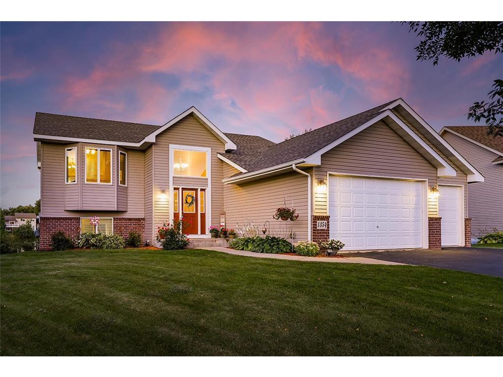 1354 Foxtail Glen, Mayer, MN 55360 MLS 6252268 Edina Realty