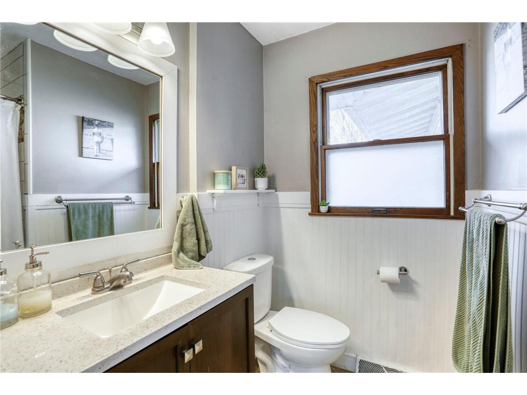 1355 Sycamore Street River Falls WI 54022 6812776 image18