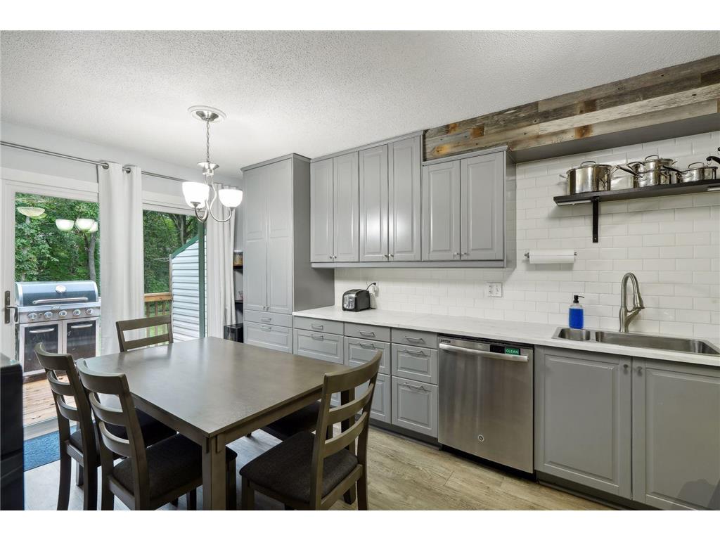 13561 Everton Avenue Apple Valley MN 55124 6608352 image1