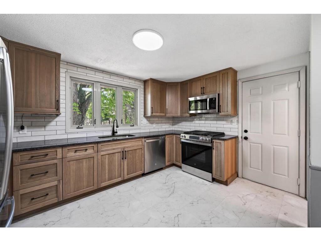 1357 County Road H2 White Bear Twp MN 55110 7104372 image27