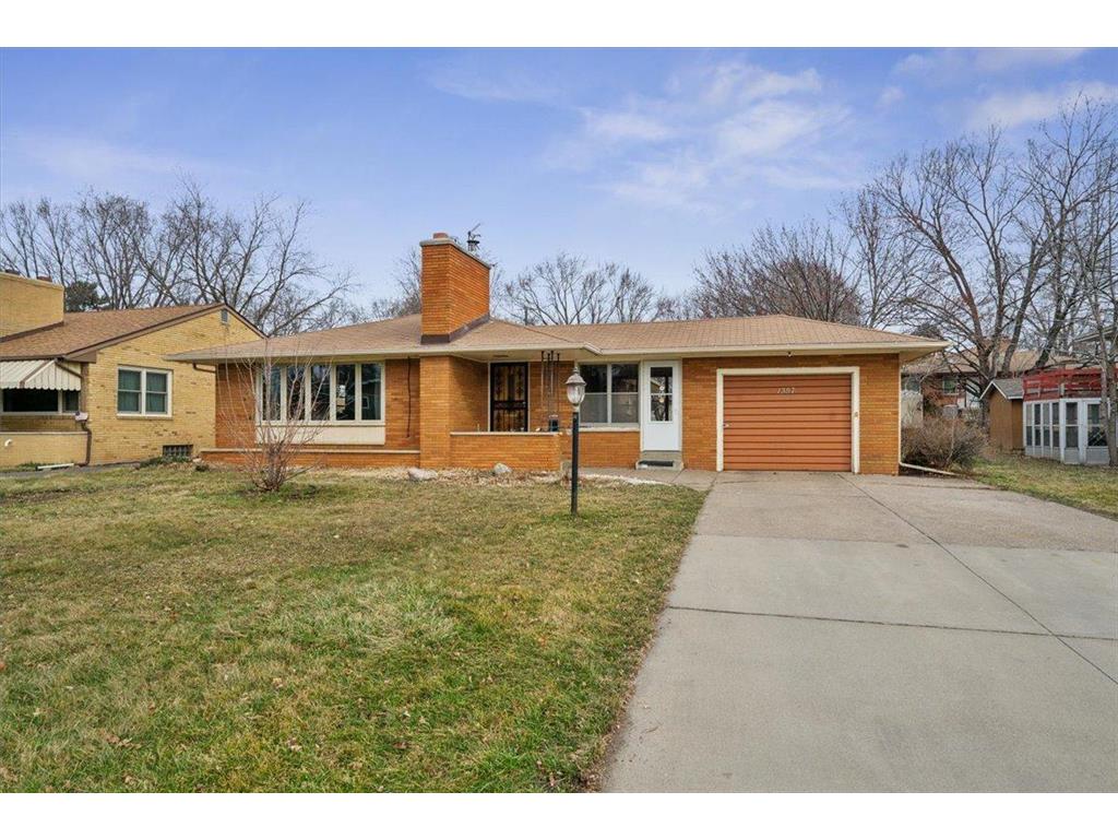1357 Roselawn Avenue W Roseville MN 55113 6504414 image1