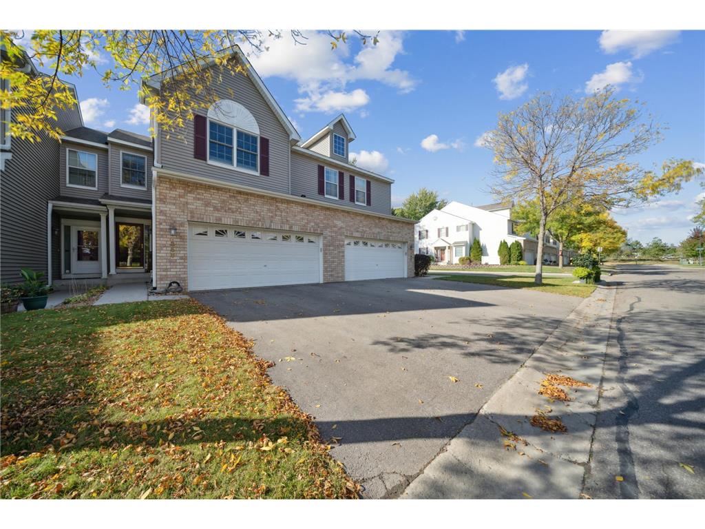 1358 White Oak Drive Chaska MN 55318 6621740 image1