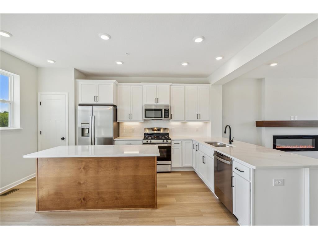 13585 Pine Drive Rogers MN 55374 6393850 image1