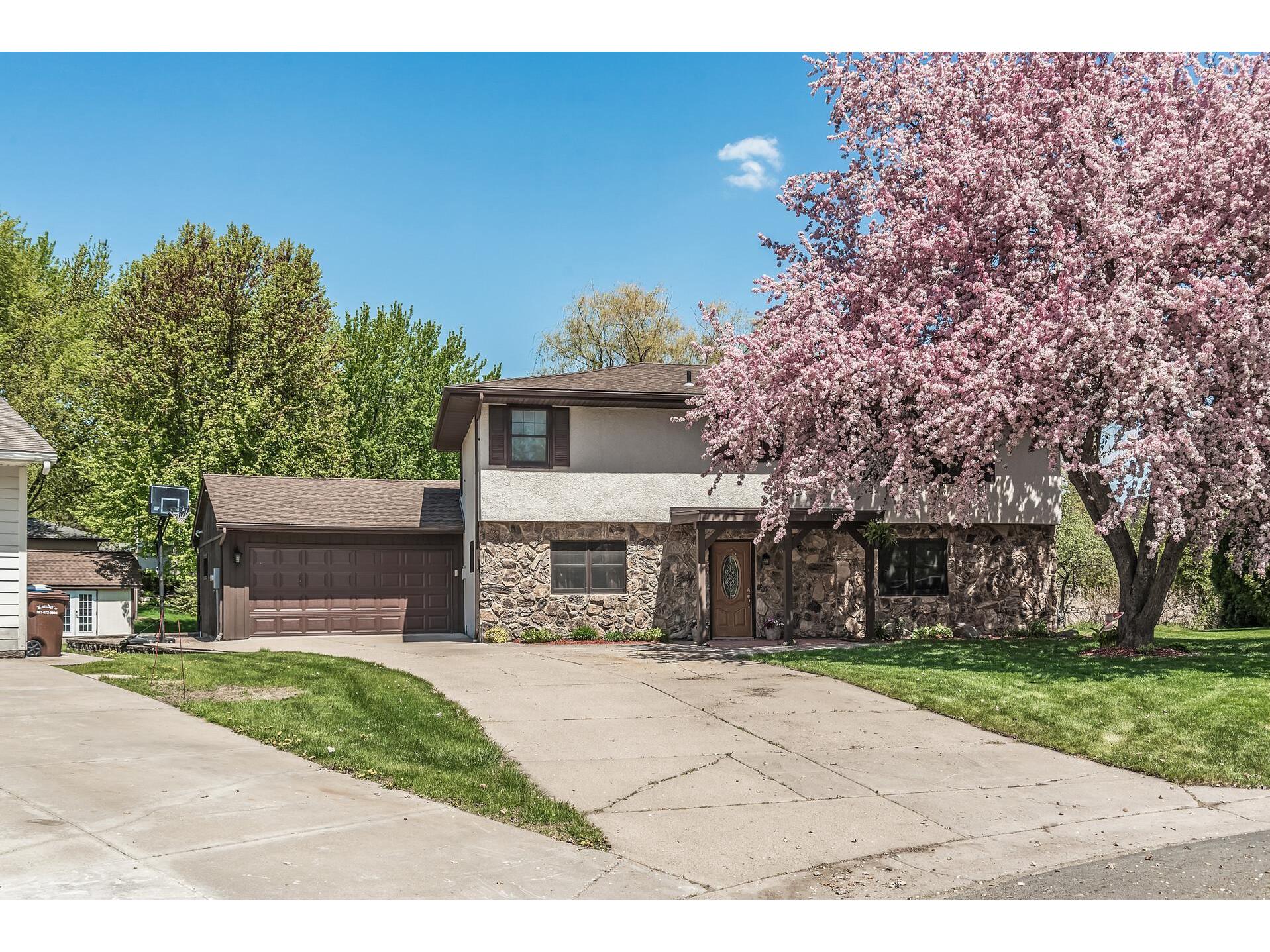 13590 66th Place N, Maple Grove, MN, 55311 MLS 5746074 Edina Realty