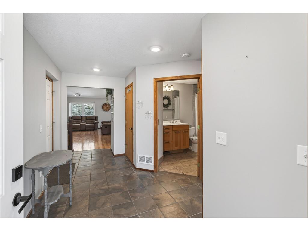 13593 Embry Way Apple Valley MN 55124 7073680 image13