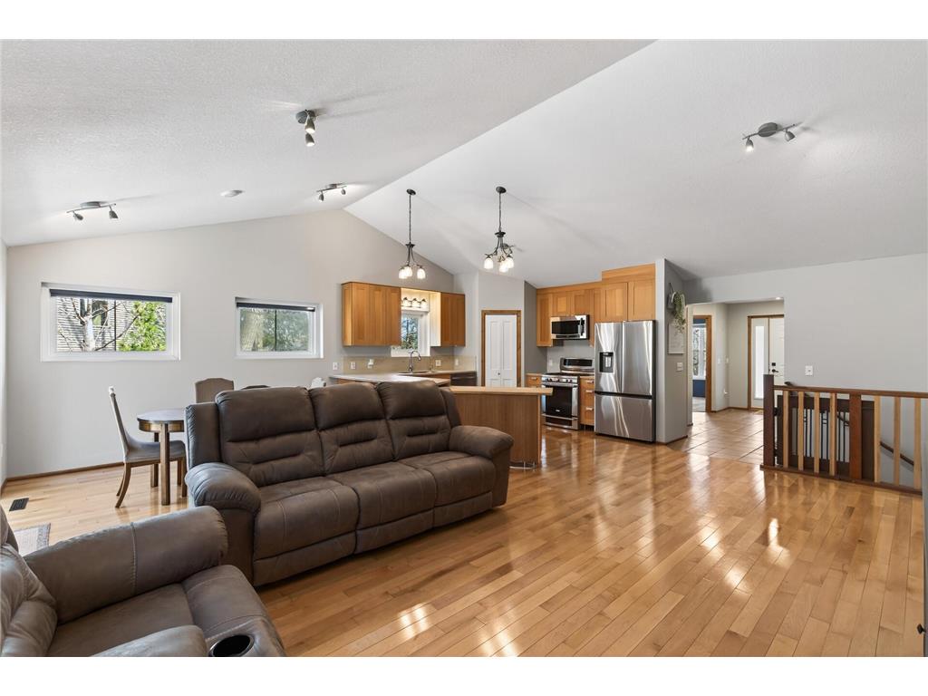13593 Embry Way Apple Valley MN 55124 7073680 image4