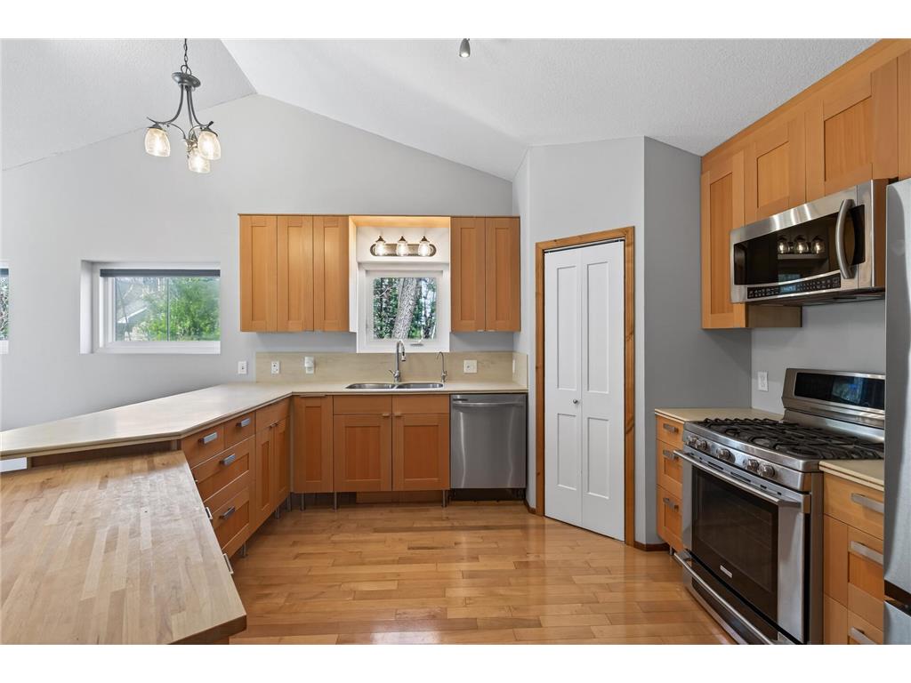 13593 Embry Way Apple Valley MN 55124 7073680 image8