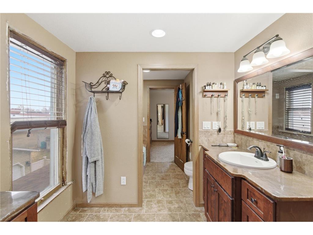 136 1st Avenue Alden MN 56009 6809987 image24