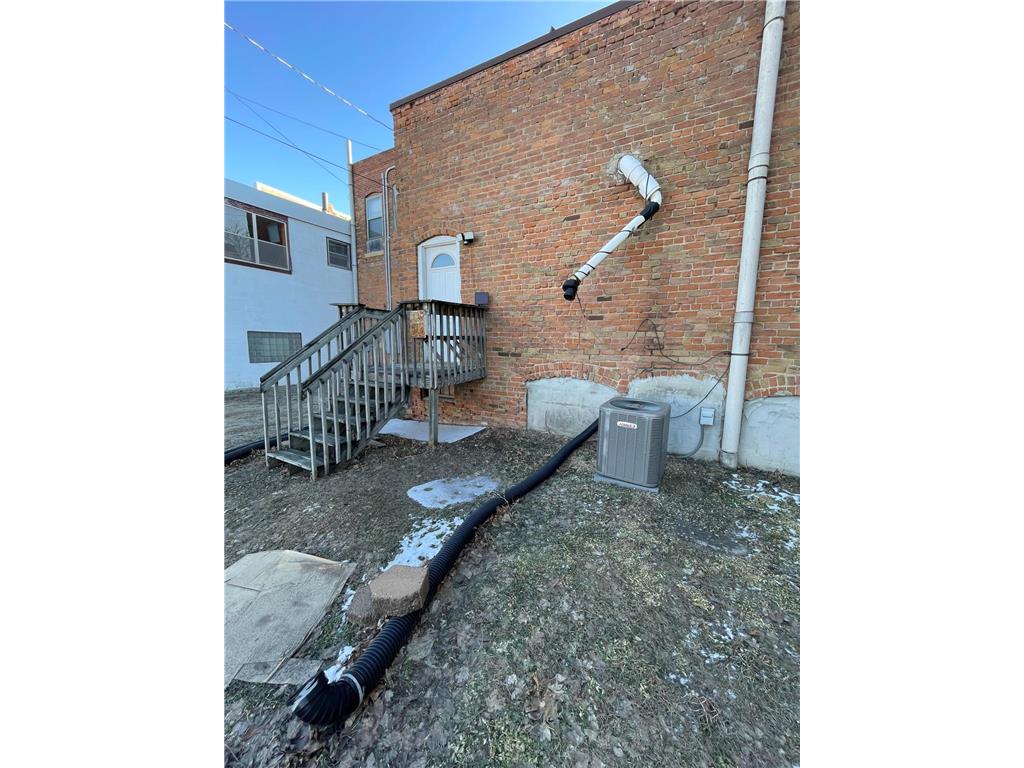 136 S Broadway Wells MN 56097 7027201 image22