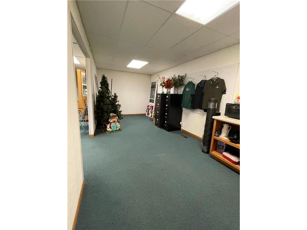 136 S Broadway Wells MN 56097 7027201 image8