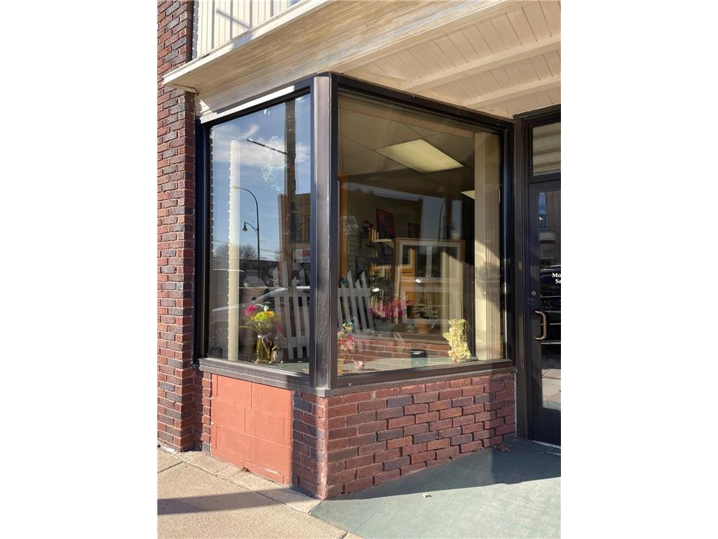 136 S Broadway Wells MN 56097 7027201 image9