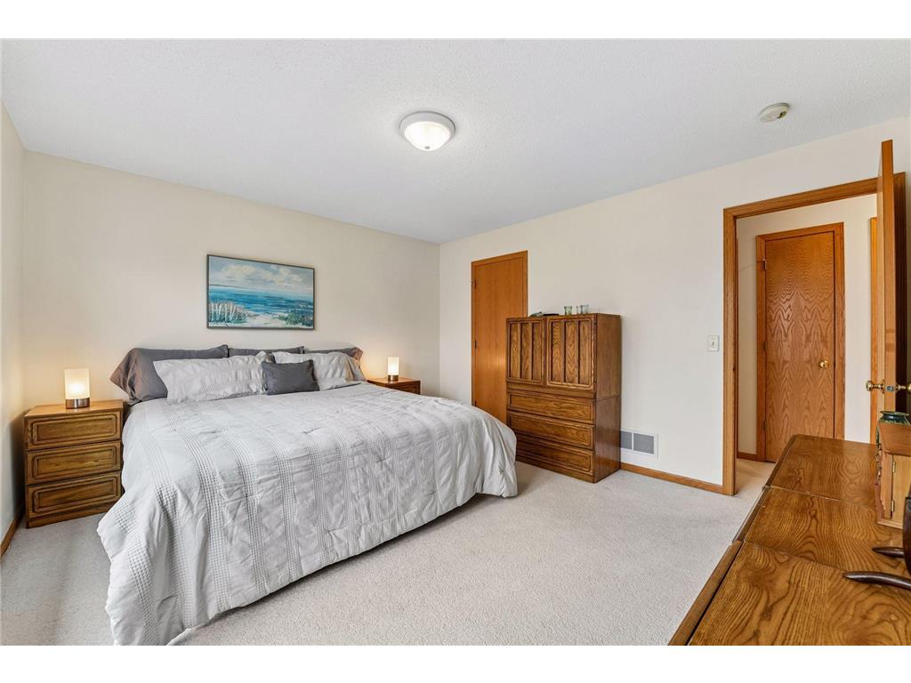 1360 Mockingbird Drive Waconia MN 55387 7059892 image24